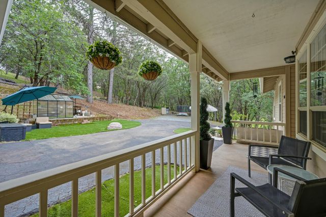 2101 Secret Diggin Ct, Cool, CA 95614