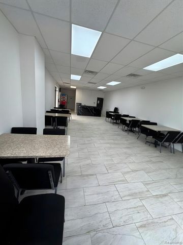 17744 E 9 Mile Road, Eastpointe, MI 48021