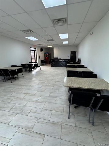 17744 E 9 Mile Road, Eastpointe, MI 48021