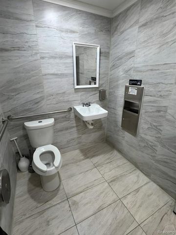 17744 E 9 Mile Road, Eastpointe, MI 48021