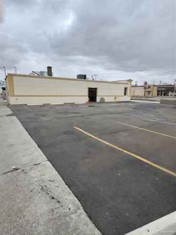 17744 E 9 Mile Road, Eastpointe, MI 48021