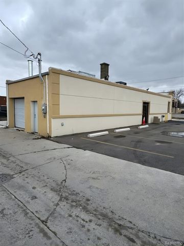 17744 E 9 Mile Road, Eastpointe, MI 48021