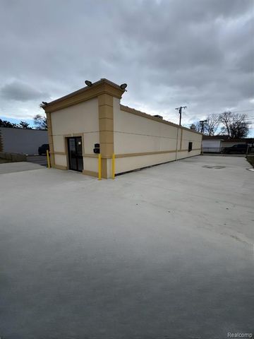 17744 E 9 Mile Road, Eastpointe, MI 48021