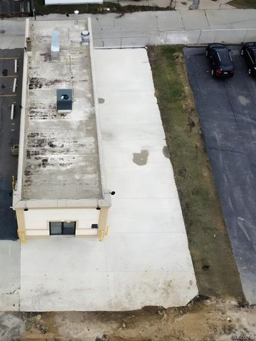 17744 E 9 Mile Road, Eastpointe, MI 48021