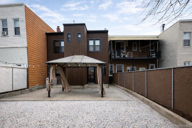 6089 54th Street, Maspeth, NY 11378