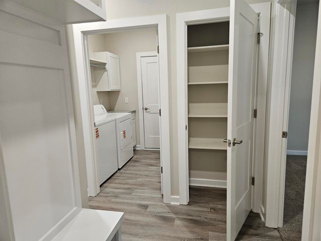 1006 N Forestview Ct, Wichita, KS 67235