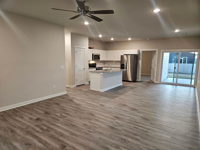 1006 N Forestview Ct, Wichita, KS 67235