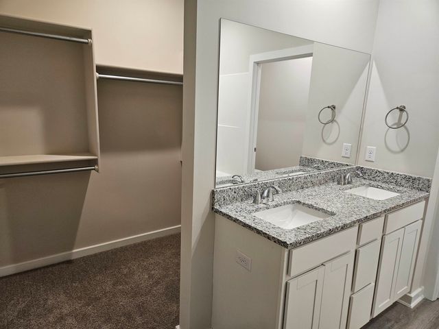 1006 N Forestview Ct, Wichita, KS 67235