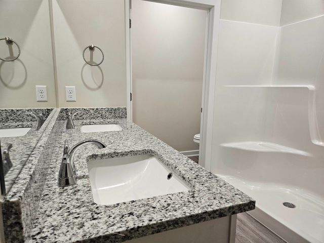 1006 N Forestview Ct, Wichita, KS 67235