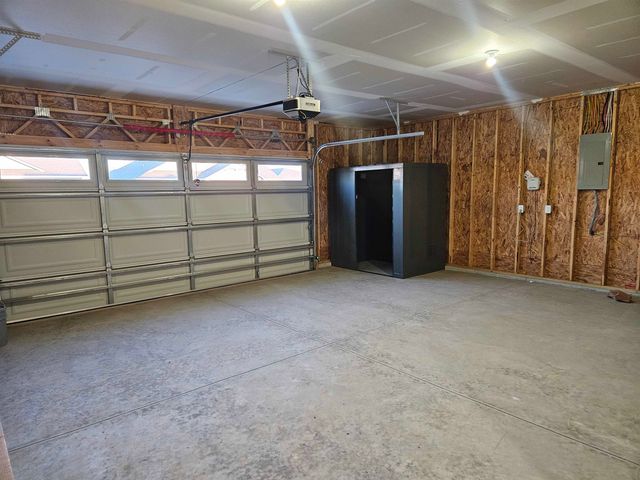 1006 N Forestview Ct, Wichita, KS 67235