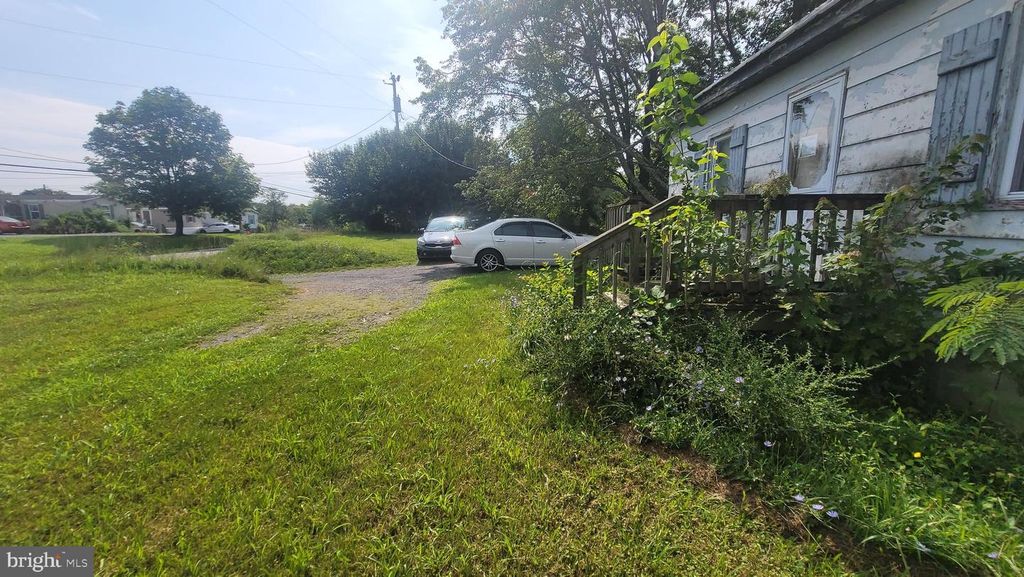 2768 MIDDLEWAY PIKE, Bunker Hill, WV 25413