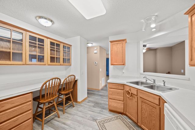 1031 Blackbird Trail SW, Hutchinson, MN 55350