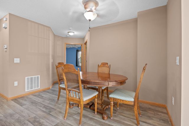 1031 Blackbird Trail SW, Hutchinson, MN 55350