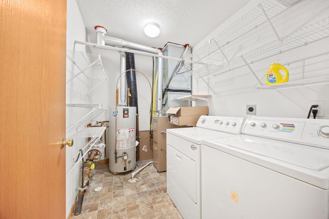 1031 Blackbird Trail SW, Hutchinson, MN 55350