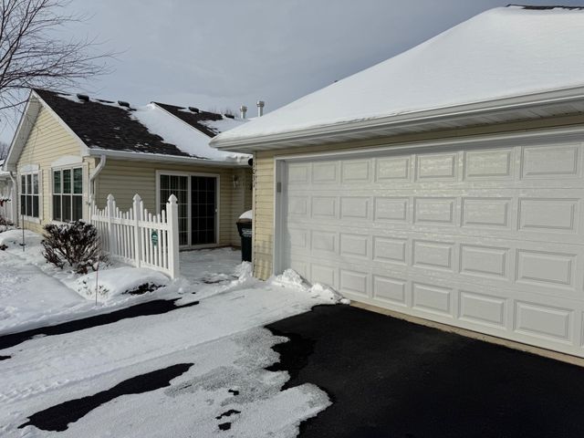 1031 Blackbird Trail SW, Hutchinson, MN 55350