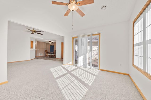 1031 Blackbird Trail SW, Hutchinson, MN 55350