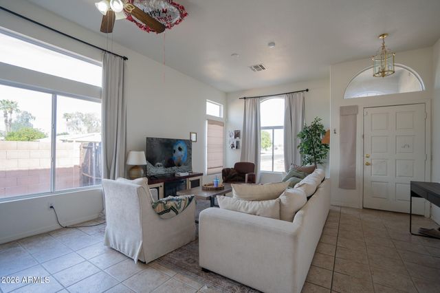 17648 N 17TH Street, Phoenix, AZ 85022