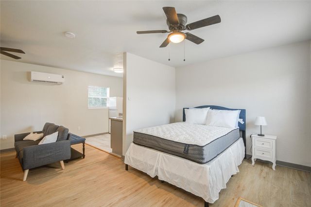 208 W 2nd Street, Sweeny, TX 77480