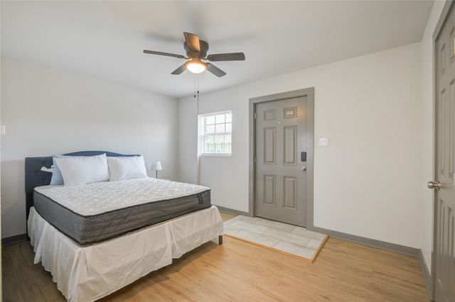 208 W 2nd Street, Sweeny, TX 77480