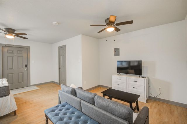 208 W 2nd Street, Sweeny, TX 77480