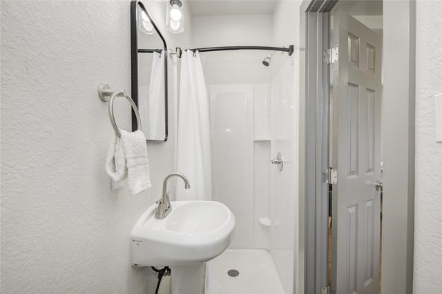 208 W 2nd Street, Sweeny, TX 77480