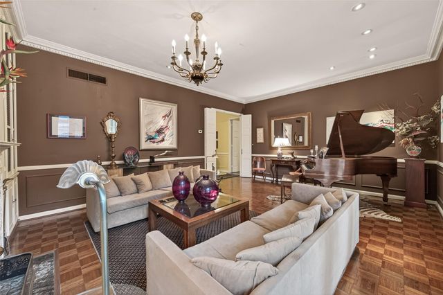 2030 Southgate Boulevard, Houston, TX 77030