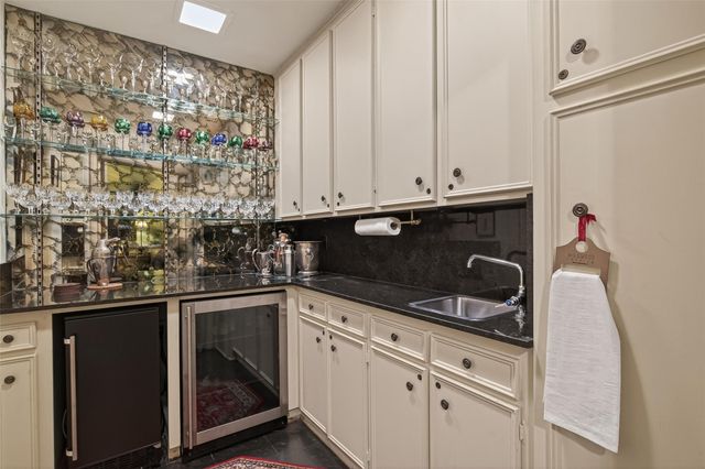 2030 Southgate Boulevard, Houston, TX 77030