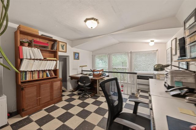 2030 Southgate Boulevard, Houston, TX 77030