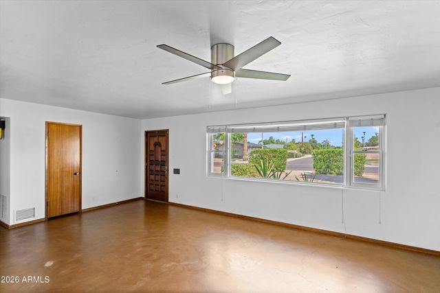 2051 W WINDSOR Avenue, Phoenix, AZ 85009