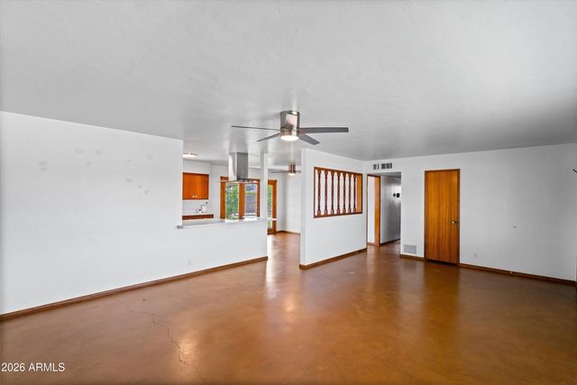 2051 W WINDSOR Avenue, Phoenix, AZ 85009