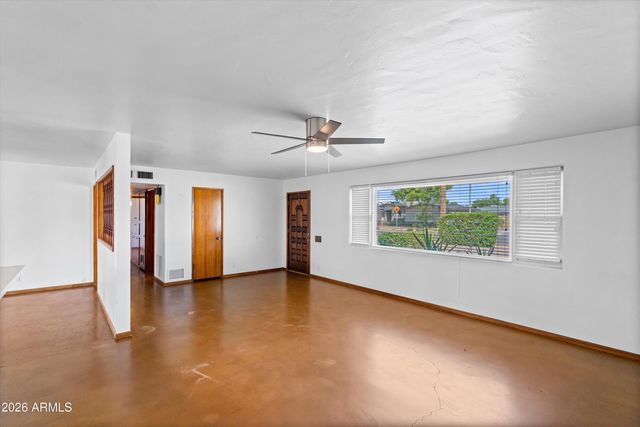 2051 W WINDSOR Avenue, Phoenix, AZ 85009