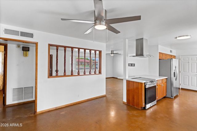 2051 W WINDSOR Avenue, Phoenix, AZ 85009