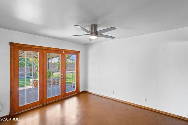 2051 W WINDSOR Avenue, Phoenix, AZ 85009