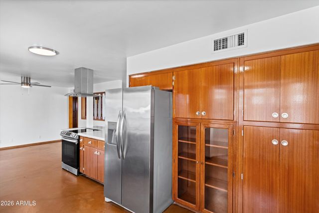 2051 W WINDSOR Avenue, Phoenix, AZ 85009