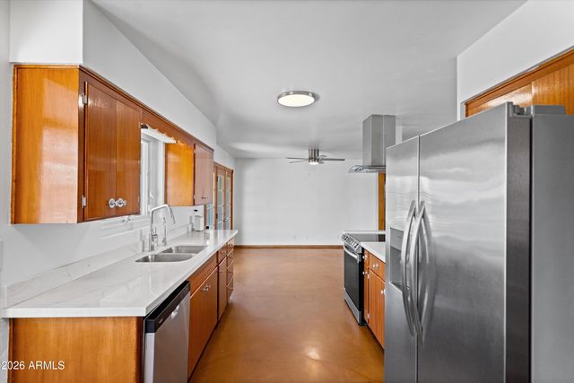 2051 W WINDSOR Avenue, Phoenix, AZ 85009