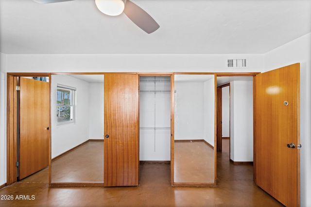 2051 W WINDSOR Avenue, Phoenix, AZ 85009