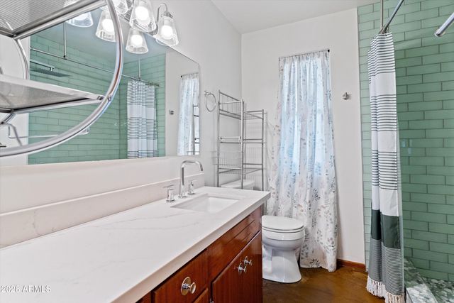 2051 W WINDSOR Avenue, Phoenix, AZ 85009