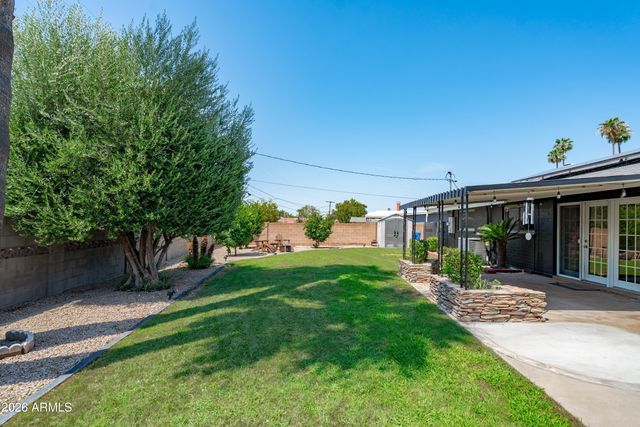 2051 W WINDSOR Avenue, Phoenix, AZ 85009