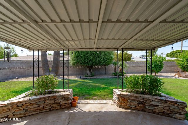 2051 W WINDSOR Avenue, Phoenix, AZ 85009