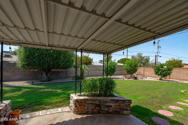 2051 W WINDSOR Avenue, Phoenix, AZ 85009