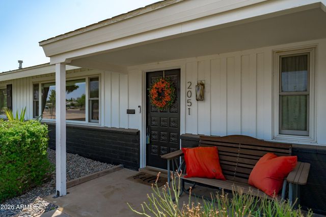 2051 W WINDSOR Avenue, Phoenix, AZ 85009