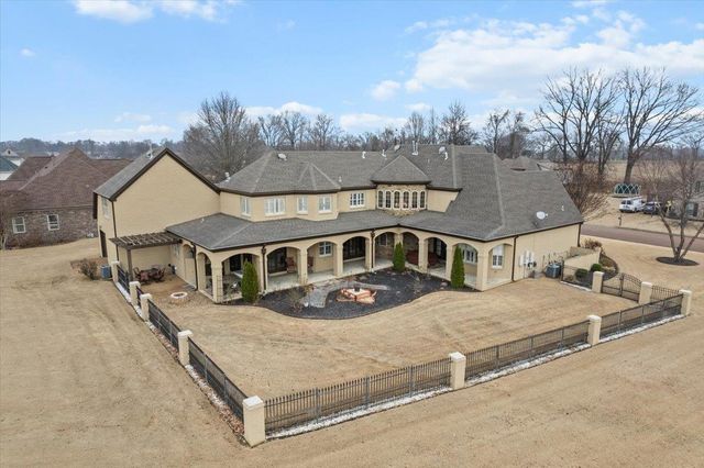 527 FAIRWAY DR, Covington, TN 38019