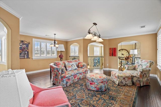 527 FAIRWAY DR, Covington, TN 38019