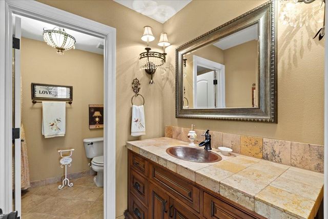 527 FAIRWAY DR, Covington, TN 38019