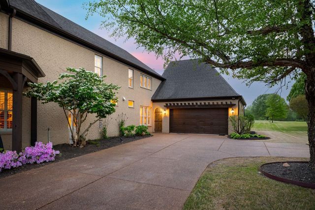 527 FAIRWAY DR, Covington, TN 38019