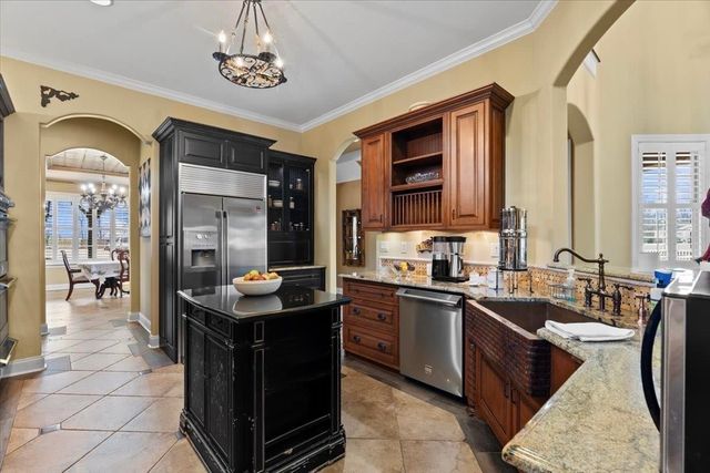 527 FAIRWAY DR, Covington, TN 38019