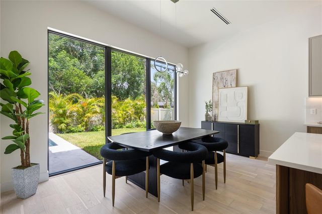 525 S LAKEMONT AVENUE, Winter Park, FL 32792