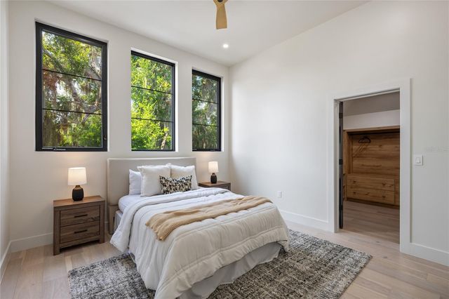 525 S LAKEMONT AVENUE, Winter Park, FL 32792