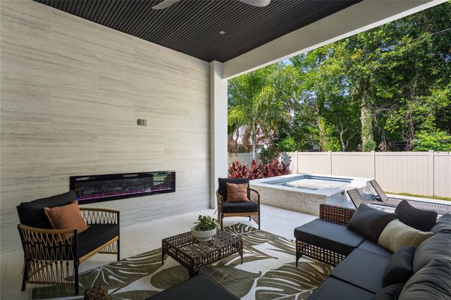 525 S LAKEMONT AVENUE, Winter Park, FL 32792