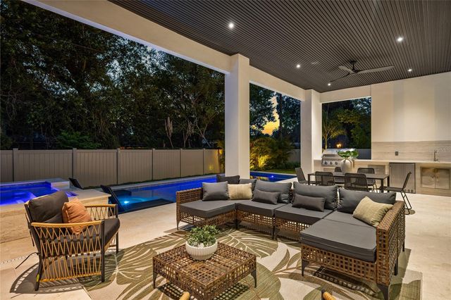 525 S LAKEMONT AVENUE, Winter Park, FL 32792